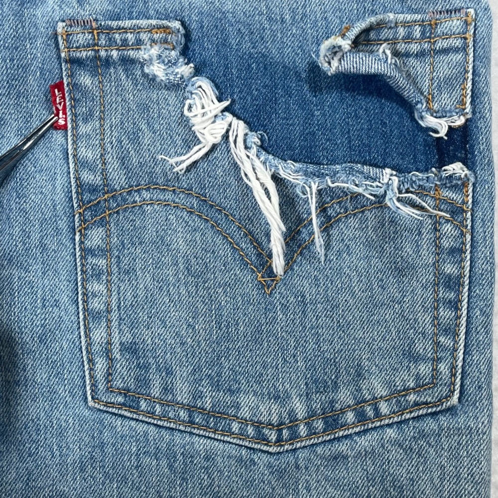Levi's Wedgie Short Blue Distressed Raw Hem High Rise Button Fly Casual Boho 29 - Picture 8 of 10